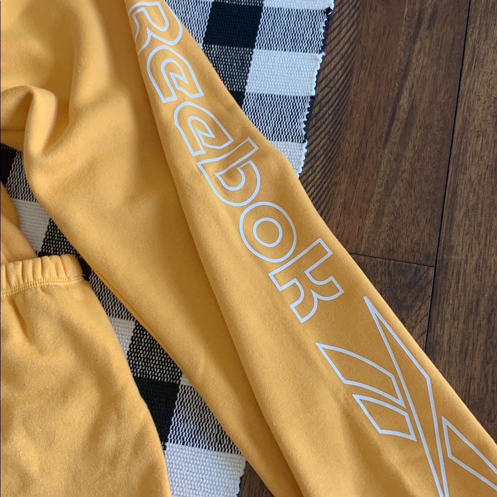 NWT Reebok cuffed sweatpants - Picture 3 of 5